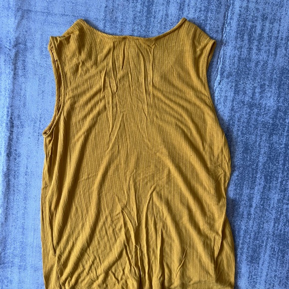 Tank - Picture 2 of 2